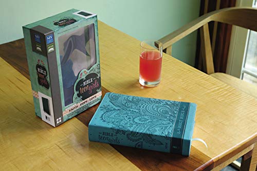 NIV, Bible for Teen Girls, Leathersoft, Blue: Growing in Faith, Hope, and Love