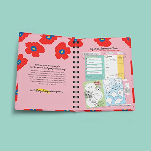 2024 Amy Knapp's The Very Busy Planner: 17-Month Weekly Organizer for Women (Includes Stickers, Student Planner, Family Planner, Thru December 2024) (Amy Knapp's Plan Your Life Calendars)