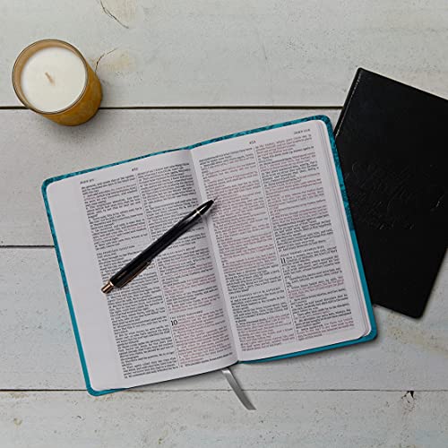 KJV, Thinline Bible, Leathersoft, Pink, Red Letter, Comfort Print: Holy Bible, King James Version