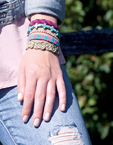 Friendship Bracelets All Grown Up: Hemp, Floss, and Other Boho Chic Designs to Make (Design Originals) 30 Stylish Designs, Easy Techniques, and Step-by-Step Instructions for Intricate Knotwork