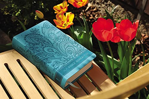 NIV, Bible for Teen Girls, Leathersoft, Blue, Thumb Indexed Tabs: Growing in Faith, Hope, and Love