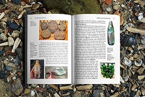 Thames Mudlarking: Searching for London's Lost Treasures (Shire Library)